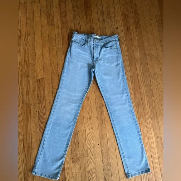 Levi's Women's Light Blue Skinny Jeans - Picture 3 of 8
